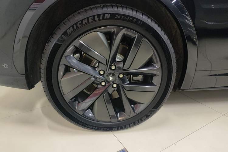 Used Li Auto L7 2024 MAX Model Right Rear Wheel Hub