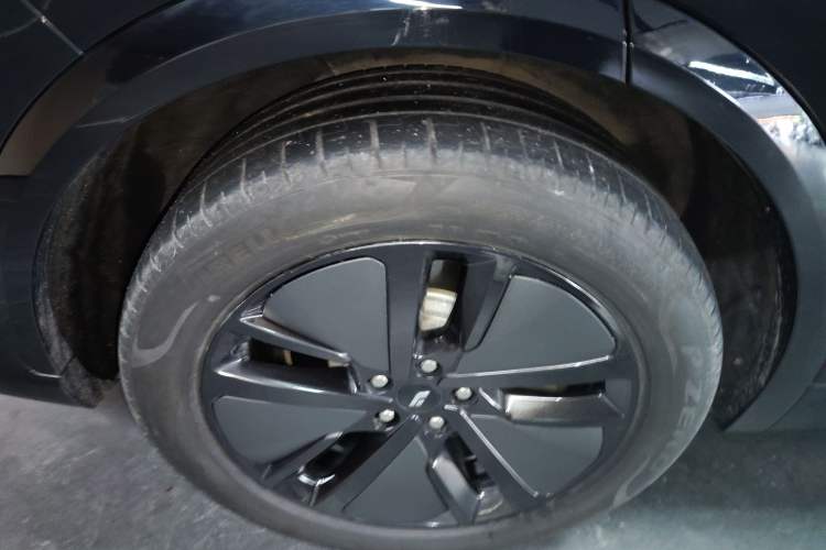 Used Li Auto L7 2024 Pro Model Right Rear Wheel Hub