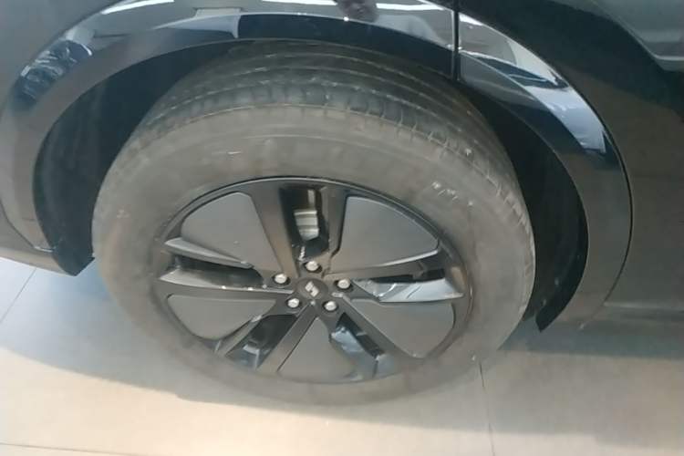 Used Li Auto L7 2024 Pro Model Right Rear Wheel Hub