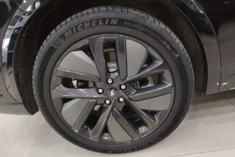 Used Li Auto L7 2024 MAX Model Right Rear Wheel Hub