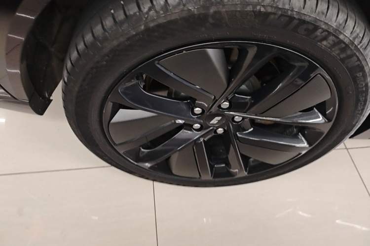 Used Li Auto L7 2024 MAX Model Right Rear Wheel Hub
