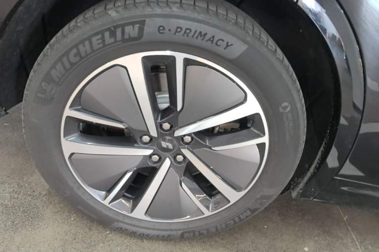 Used Li Auto L7 2024 Pro Model Right Rear Wheel Hub