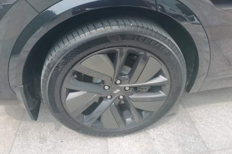 Used Li Auto L7 2024 Pro Model Right Rear Wheel Hub