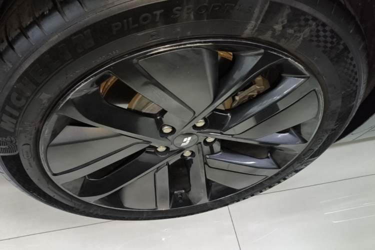 Used Li Auto L7 2024 Pro Model Right Rear Wheel Hub