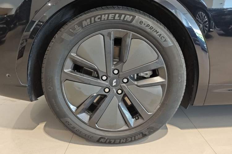 Used Li Auto L7 2024 Pro Model Right Rear Wheel Hub