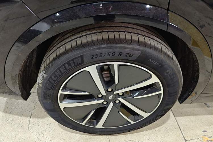 Used Li Auto L7 2024 Pro Model Right Rear Wheel Hub