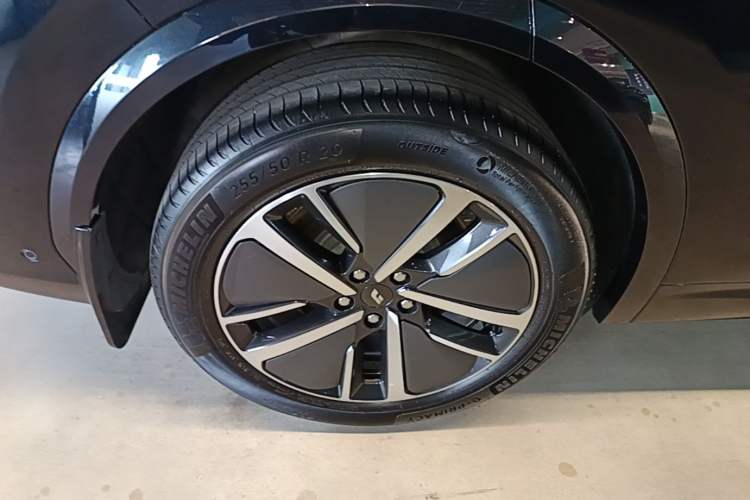 Used Li Auto L7 2024 MAX Model Right Rear Wheel Hub