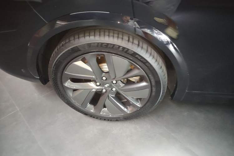 Used Li Auto L7 2024 Ultra Model Right Rear Wheel Hub