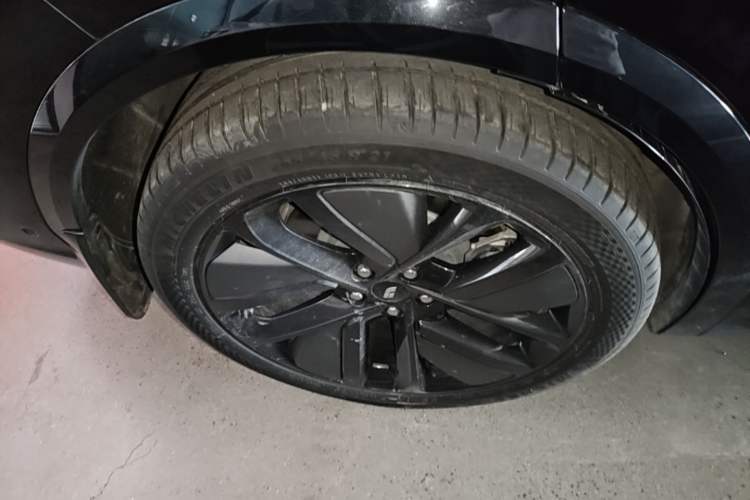 Used Li Auto L7 2024 Ultra Model Right Rear Wheel Hub