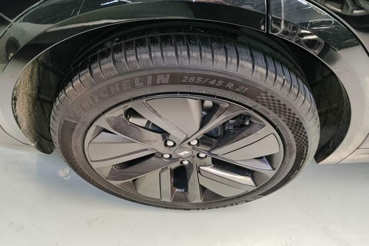 Used Li Auto L7 2024 MAX Model Right Rear Wheel Hub