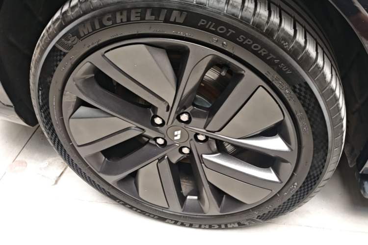 Used Li Auto L7 2024 Ultra Model Right Rear Wheel Hub