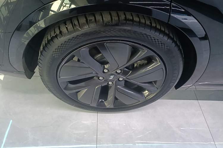 Used Li Auto L7 2024 MAX Model Right Rear Wheel Hub