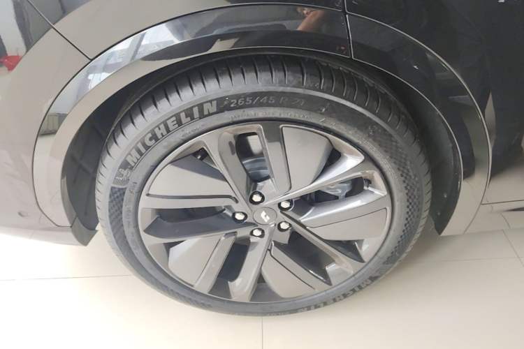 Used Li Auto L7 2024 Ultra Model Right Rear Wheel Hub