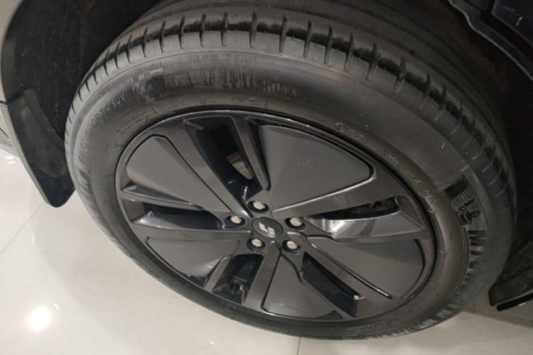 Used Li Auto L7 2024 Pro Model Right Rear Wheel Hub