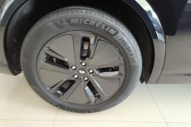 Used Li Auto L7 2024 Pro Model Right Rear Wheel Hub
