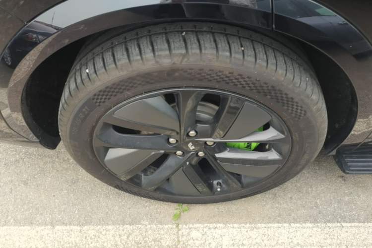 Used Li Auto L7 2024 Ultra Model Right Rear Wheel Hub