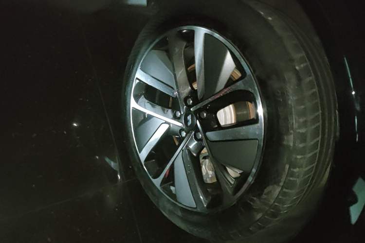 Used Li Auto L7 2024 Pro Model Right Rear Wheel Hub