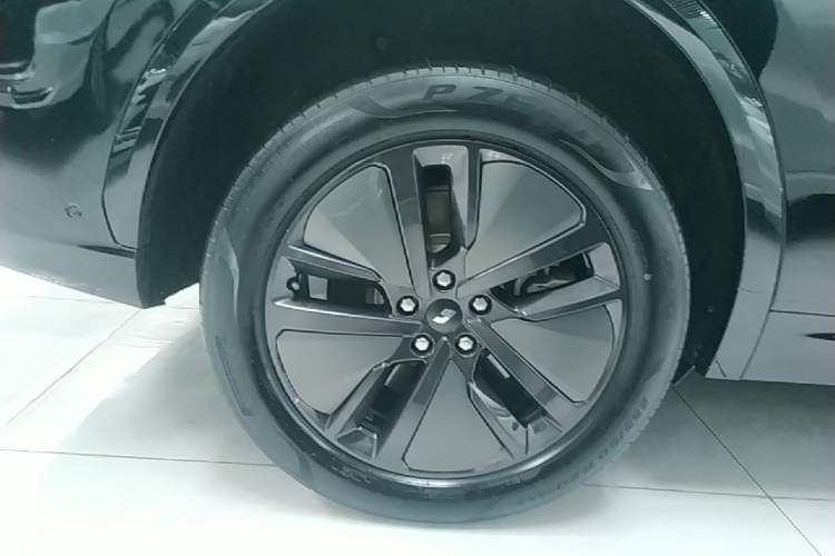 Used Li Auto L7 2024 Pro Model Right Rear Wheel Hub