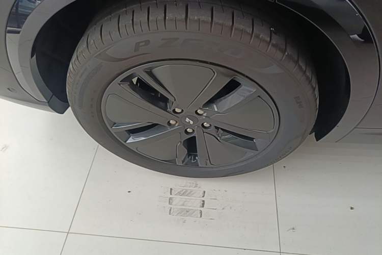 Used Li Auto L7 2024 Pro Model Right Rear Wheel Hub