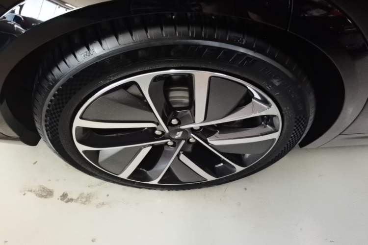 Used Li Auto L7 2024 MAX Model Right Rear Wheel Hub