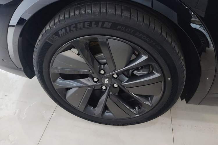 Used Li Auto L7 2024 Ultra Model Right Rear Wheel Hub