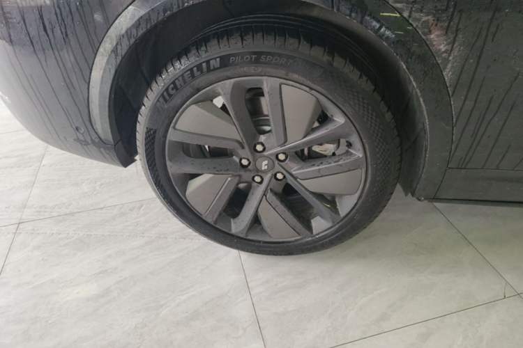 Used Li Auto L7 2024 Ultra Model Right Rear Wheel Hub