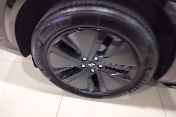 Used Li Auto L7 2024 Pro Model Right Rear Wheel Hub