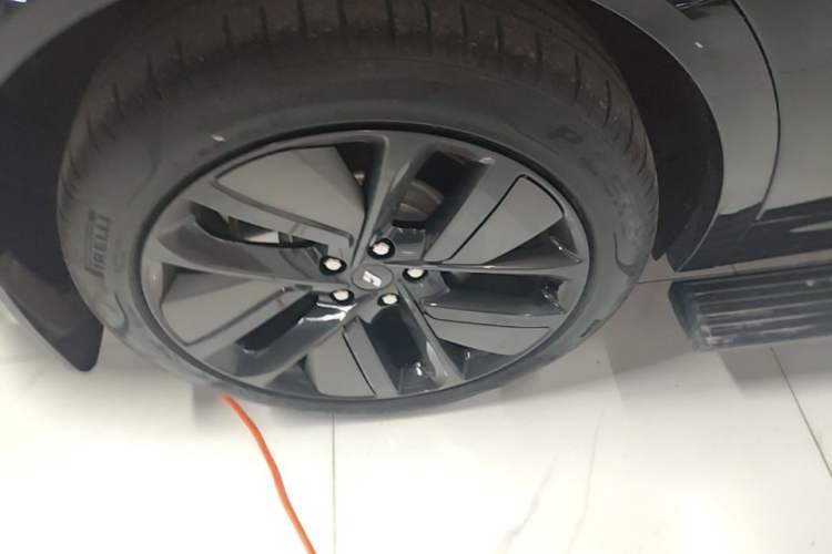 Used Li Auto L7 2024 Pro Model Right Rear Wheel Hub