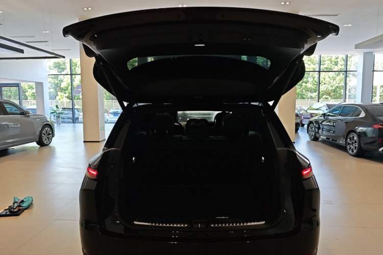 Used Li Auto L7 2024 Pro Model Trunk