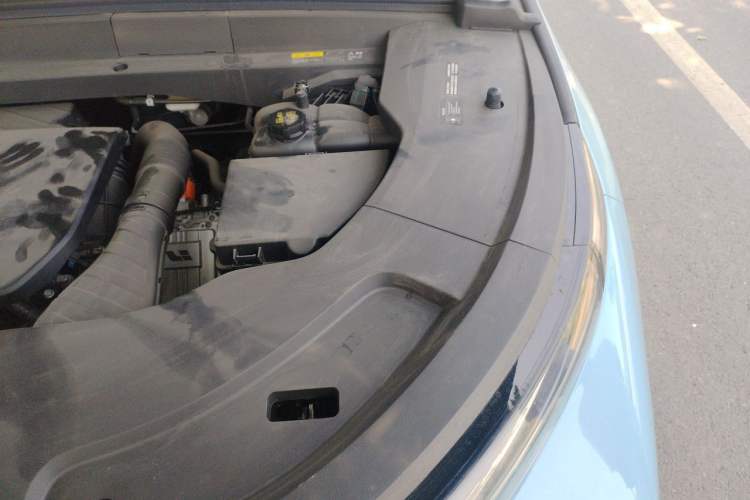 Used Li Auto L7 2024 Ultra Model Engine Bay Left
