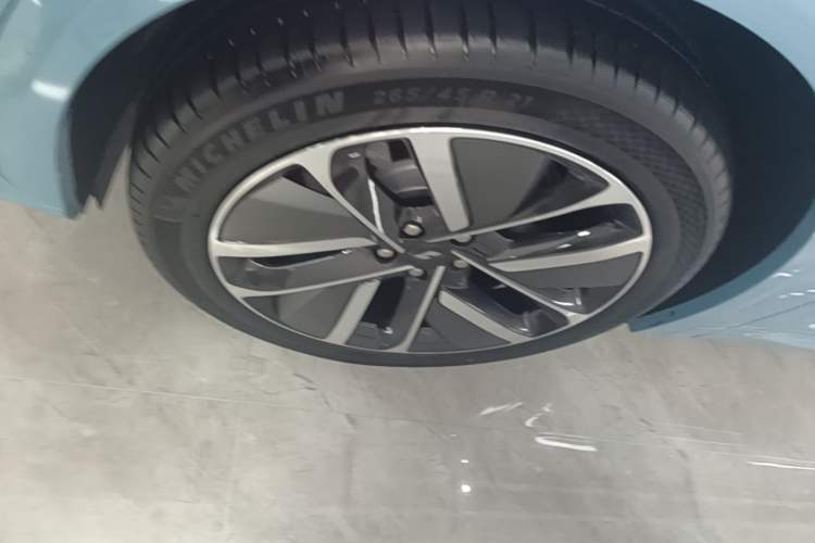 Used Li Auto L7 2024 Ultra Model Exterior 4