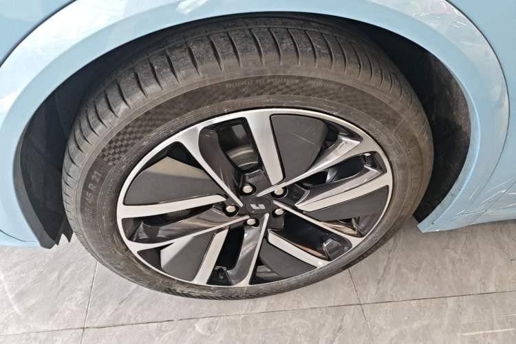 Used Li Auto L7 2024 Ultra Model Exterior 4