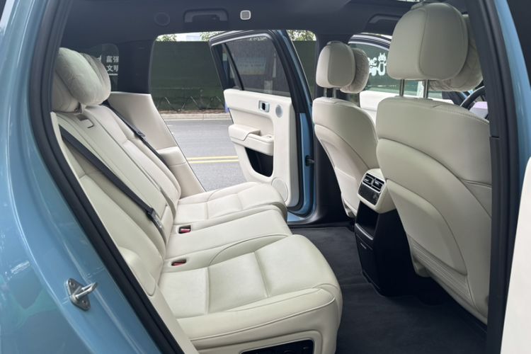 Used Li Auto L7 2024 Pro Model Interior 12