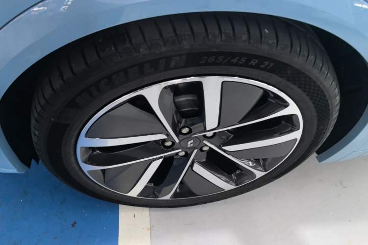 Used Li Auto L7 2024 Ultra Model Left Front Wheel Hub