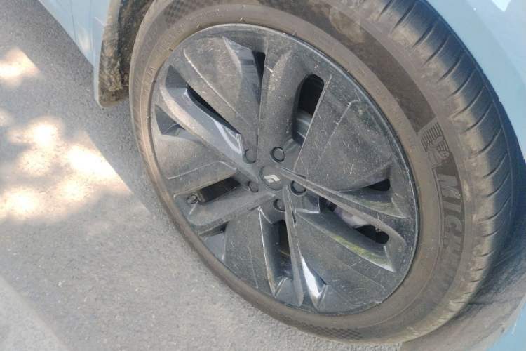 Used Li Auto L7 2024 Ultra Model Right Front Wheel Hub