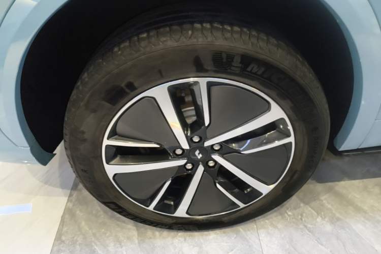 Used Li Auto L7 2024 MAX Model Right Rear Wheel Hub