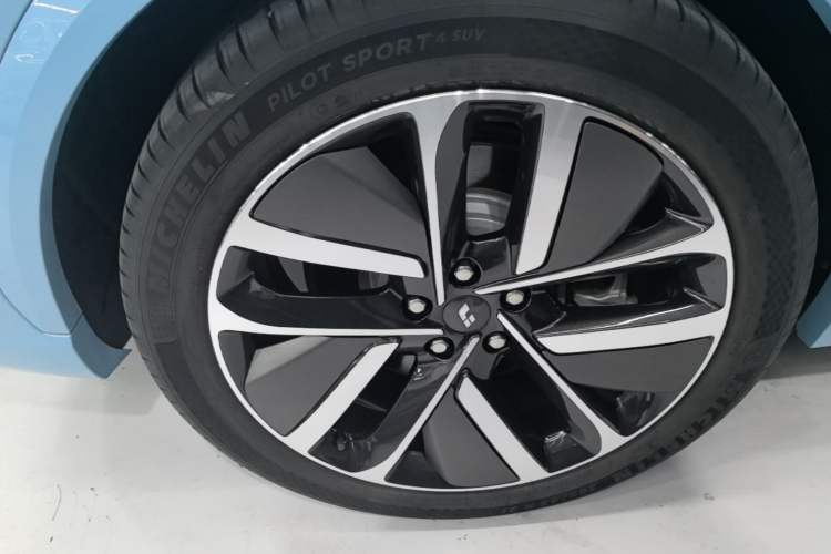 Used Li Auto L7 2024 Ultra Model Right Rear Wheel Hub