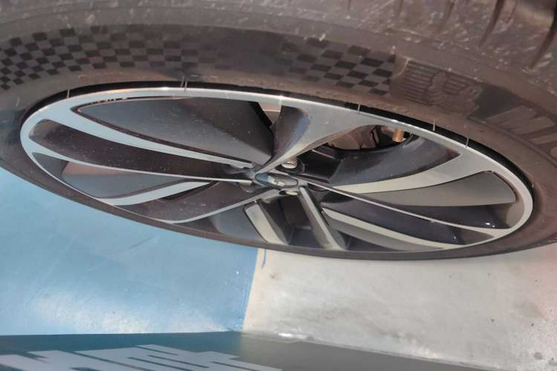 Used Li Auto L7 2024 Ultra Model Right Rear Wheel Hub