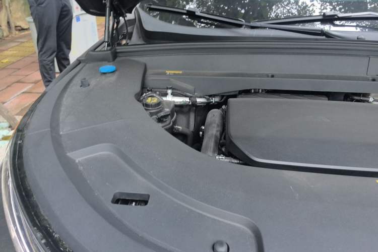 Used Li Auto L7 2024 Ultra Model Engine Bay Right