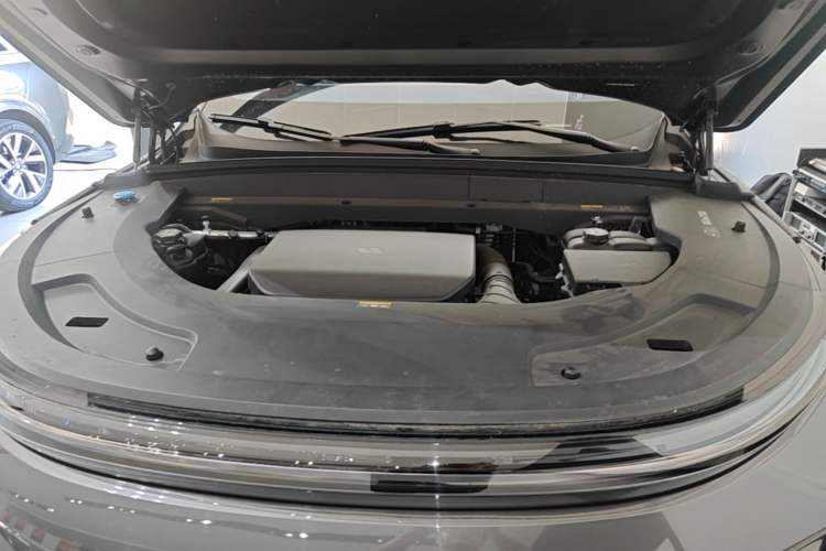 Used Li Auto L7 2024 Pro Model Engine Bay