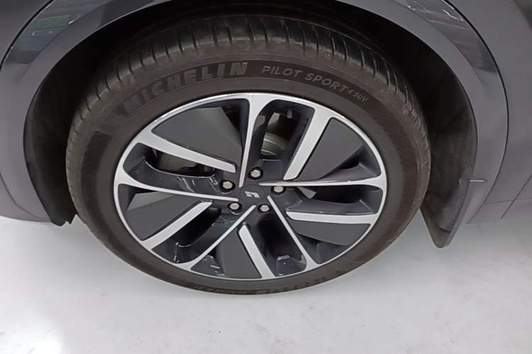 Used Li Auto L7 2024 MAX Model Exterior 4