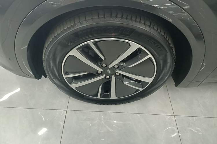 Used Li Auto L7 2024 MAX Model Exterior 4