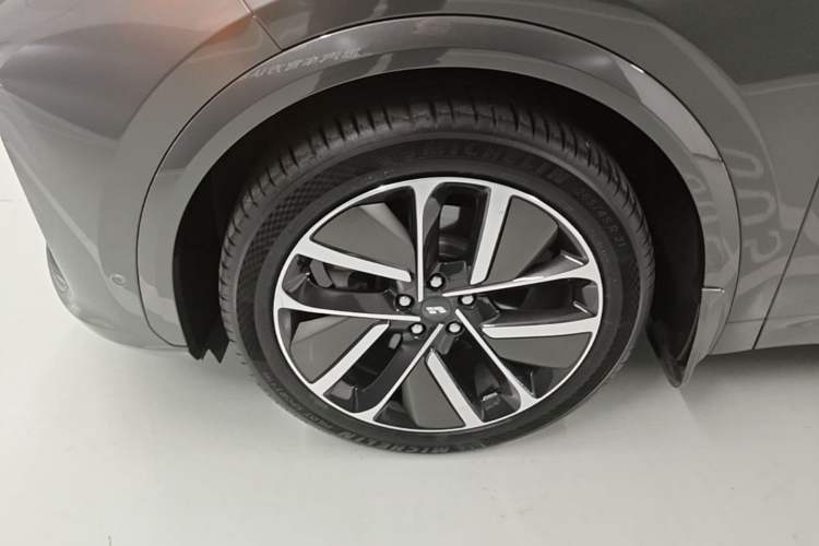 Used Li Auto L7 2024 Ultra Model Exterior 4