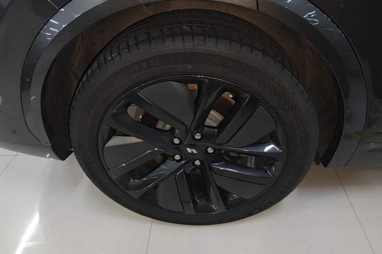 Used Li Auto L7 2024 Pro Model Exterior 5