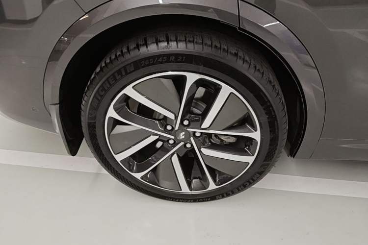 Used Li Auto L7 2024 Ultra Model Exterior 5