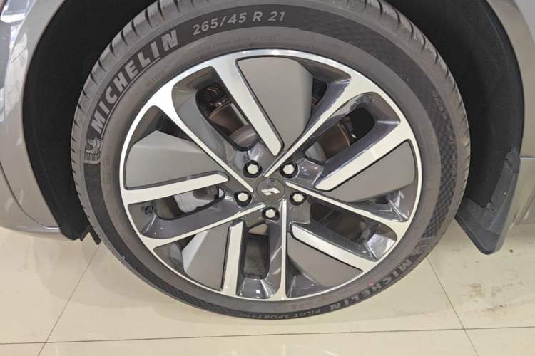 Used Li Auto L7 2024 MAX Model Left Front Wheel Hub