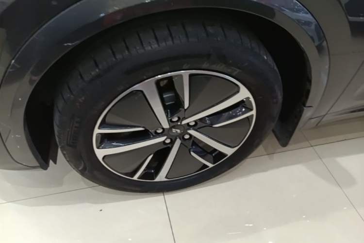 Used Li Auto L7 2024 Pro Model Left Front Wheel Hub