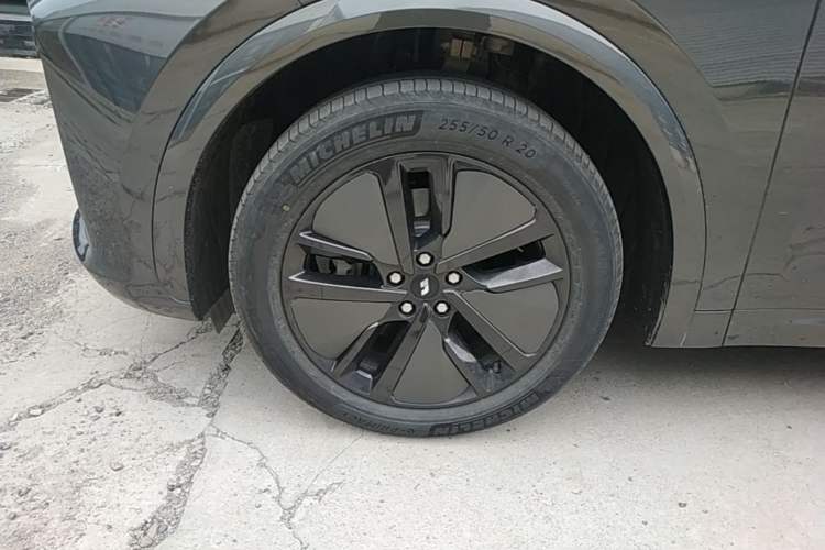 Used Li Auto L7 2024 Pro Model Left Front Wheel Hub
