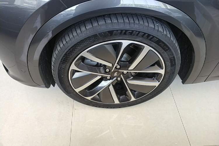 Used Li Auto L7 2024 MAX Model Left Front Wheel Hub