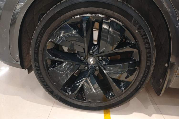 Used Li Auto L7 2024 Ultra Model Left Front Wheel Hub